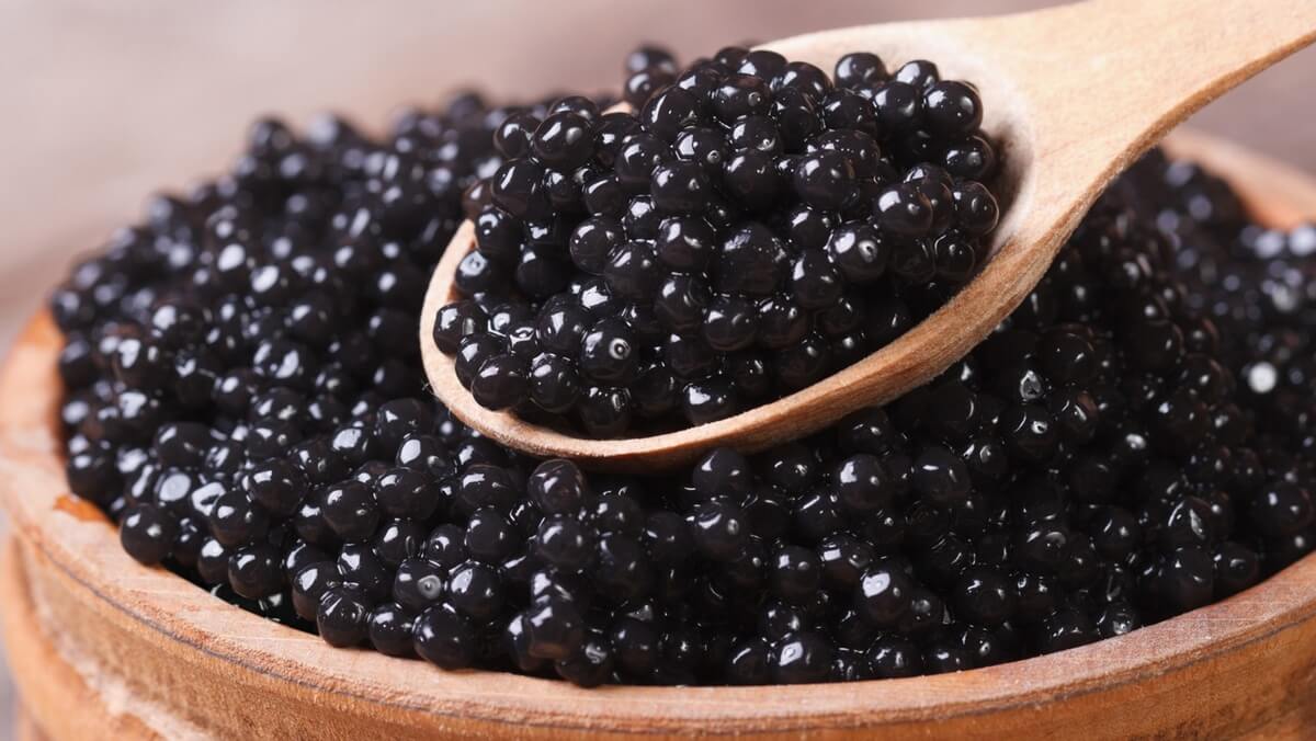 Черная икра - дорогая сокровищница витаминов